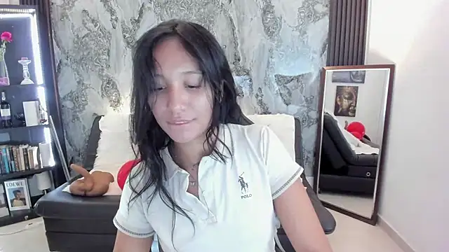 Snapshot of Nanami_19 chatting on 02-16-26, 06:17 Nanami 19 online show from 02-16-26, 06:17