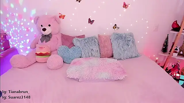 Snapshot of Zara_uwu_ chatting on 03-04-25, 03:26 Zara uwu online show from 03-04-25, 03:26