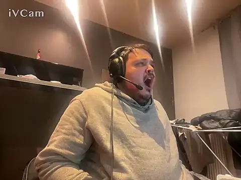 Snapshot of Bebemickey75 chatting on 09-23-25, 11:56 Bebemickey75 online show from 09-23-25, 11:56