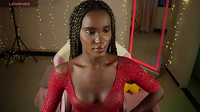 LuanaRisque online show from 04-16-26, 11:18