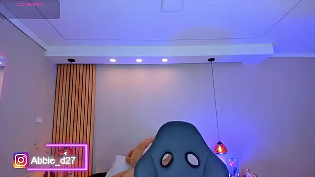 AbbieEdmond online show from 09-10-25, 04:22