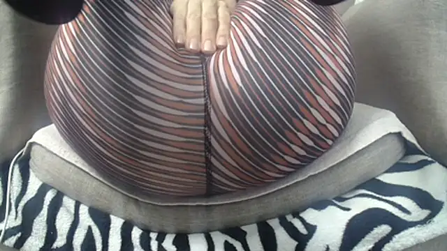 Web Lady online show from 11-26-25, 10:48