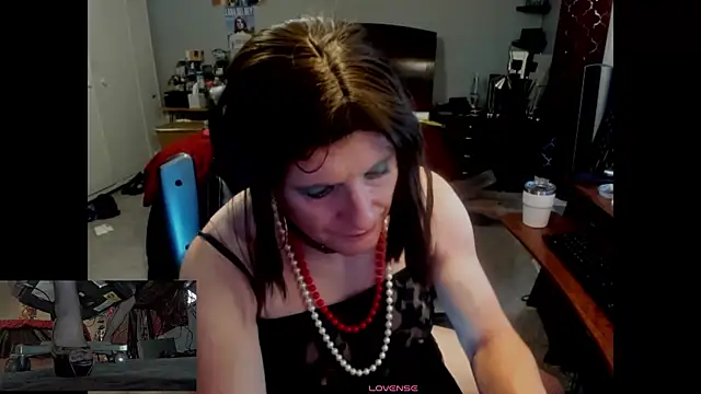 Snapshot of CharlotteAshton chatting on 07-28-26, 02:13 CharlotteAshton online show from 07-28-26, 02:13