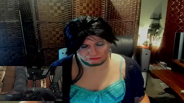 Snapshot of CharlotteAshton chatting on 07-25-26, 12:44 CharlotteAshton online show from 07-25-26, 12:44