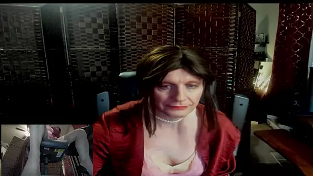 Snapshot of CharlotteAshton chatting on 07-26-26, 01:18 CharlotteAshton online show from 07-26-26, 01:18