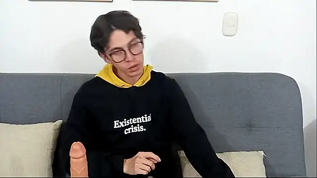 Snapshot of Norehg chatting on 10-11-25, 08:26 Norehg online show from 10-11-25, 08:26