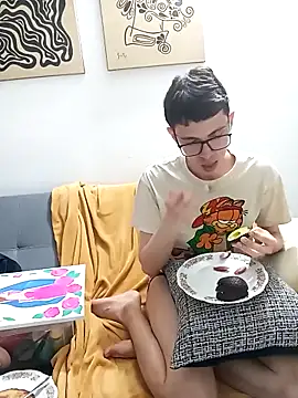 Snapshot of Norehg chatting on 03-22-25, 05:17 Norehg online show from 03-22-25, 05:17