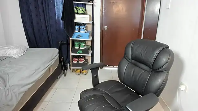 imtonny19 online show from 06-09-26, 03:35