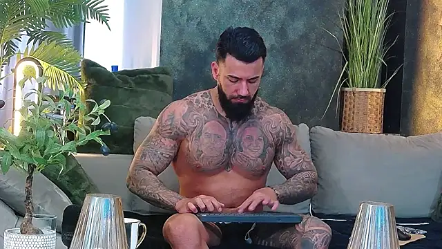 masterkingofmusclee online show from 03-25-26, 09:19