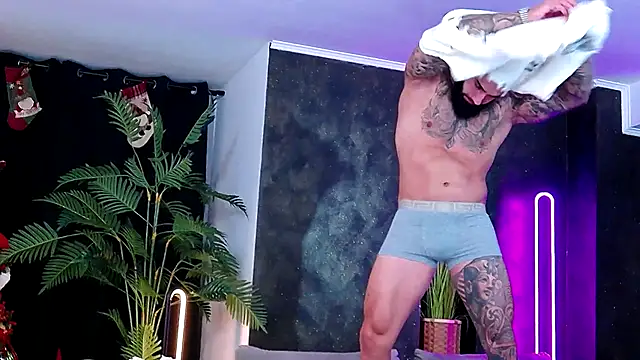 masterkingofmusclee online show from 12-02-25, 09:38