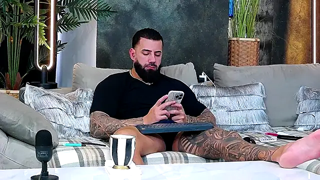 masterkingofmusclee online show from 11-17-25, 07:56