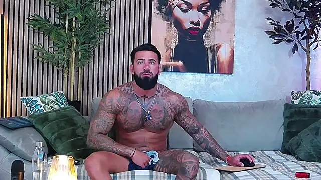 Snapshot of masterkingofmusclee chatting on 05-05-26, 11:13 masterkingofmusclee online show from 05-05-26, 11:13