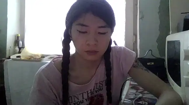 CarlyJoy online show from 03-18-25, 01:01