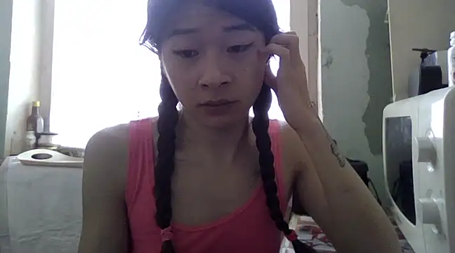 CarlyJoy online show from 03-11-25, 10:51