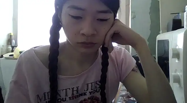CarlyJoy online show from 03-18-25, 06:50