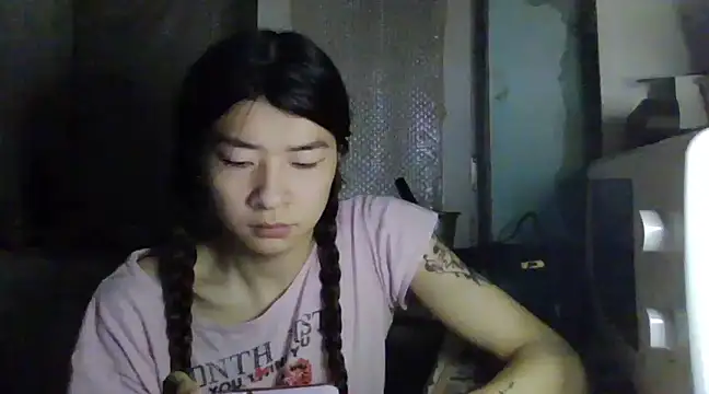 CarlyJoy online show from 03-18-25, 04:06