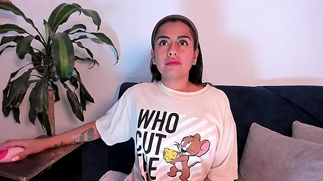 im amber online show from 10-23-25, 02:05