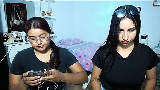 Snapshot of violeta_rous chatting on 02-17-26, 03:20 violeta rous online show from 02-17-26, 03:20