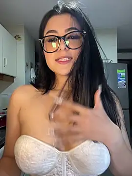 Snapshot of Natha_Fantasy chatting on 12-16-25, 02:38 Natha Fantasy online show from 12-16-25, 02:38