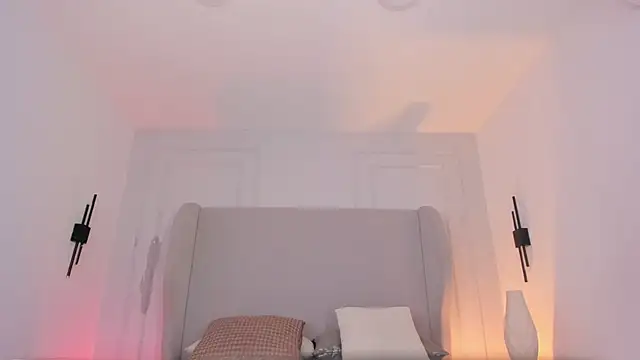 chloe d online show from 12-19-25, 01:02