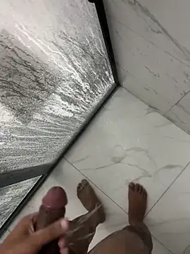 Snapshot of Tintola chatting on 02-09-26, 12:19 Tintola online show from 02-09-26, 12:19