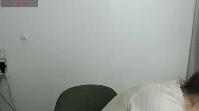 Snapshot of catalina_duran1 chatting on 05-13-26, 03:35 catalina duran1 online show from 05-13-26, 03:35