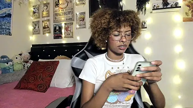 Cristal Jonasxh online show from 10-04-25, 04:47