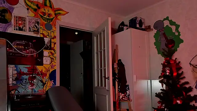 Sunny Mouse  online show from 12-17-25, 04:34