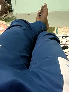 Snapshot of SILENT_FUCKER_01 chatting on 02-19-25, 03:05 SILENT FUCKER 01 online show from 02-19-25, 03:05