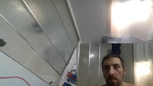 Snapshot of Bi_curious86 chatting on 04-18-26, 05:15 Bi curious86 online show from 04-18-26, 05:15