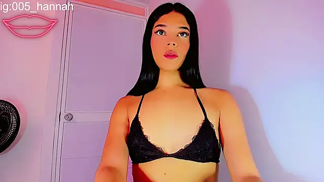 Hannahsmit online show from 10-19-25, 09:06