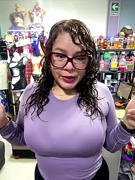 ROSALIALUCY online show from 11-07-25, 12:31