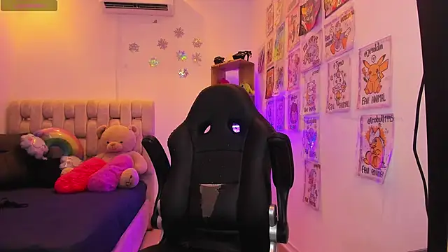 Snapshot of Gorgeous_Team chatting on 02-19-25, 11:04 Gorgeous Team online show from 02-19-25, 11:04