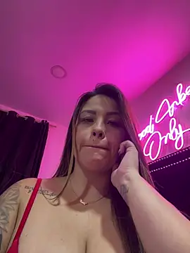 Snapshot of sexyyykloee chatting on 07-17-26, 04:32 sexyyykloee online show from 07-17-26, 04:32