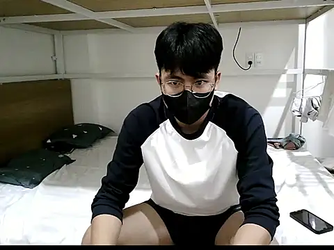 Gwencloudy online show from 10-10-25, 02:18