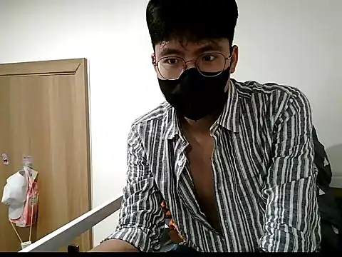 Gwencloudy online show from 11-17-25, 10:08