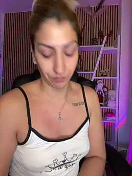 sofiah  online show from 01-07-26, 07:24