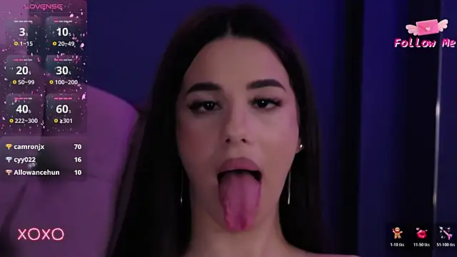 Snapshot of LaraKent chatting on 05-27-26, 01:57 LaraKent online show from 05-27-26, 01:57