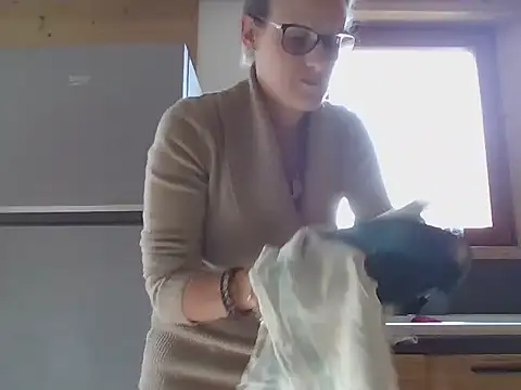 Madame Callie online show from 11-12-25, 01:48