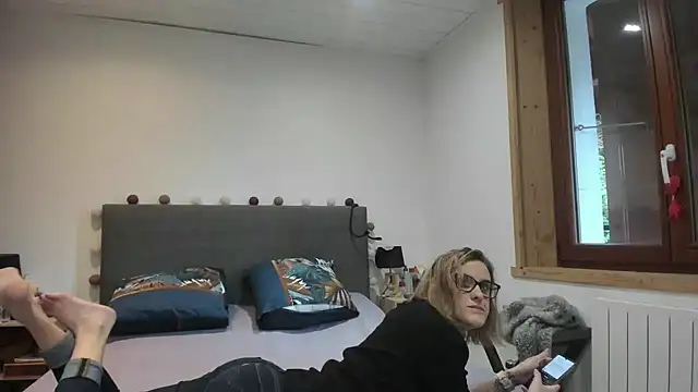 Snapshot of Madame_Callie chatting on 06-01-26, 07:30 Madame Callie online show from 06-01-26, 07:30