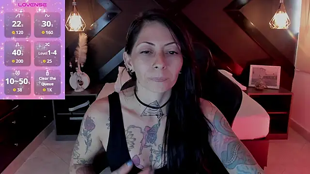 dark gotica online show from 10-24-25, 08:52