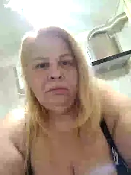 Snapshot of AriannaMilf chatting on 05-27-26, 08:16 AriannaMilf online show from 05-27-26, 08:16