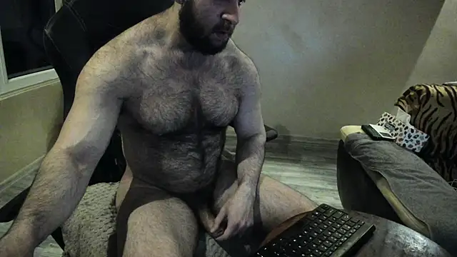 Snapshot of Hugealphabeast chatting on 02-14-25, 05:36 Hugealphabeast online show from 02-14-25, 05:36