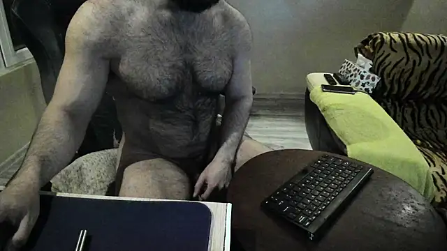 Snapshot of Hugealphabeast chatting on 03-19-25, 03:41 Hugealphabeast online show from 03-19-25, 03:41