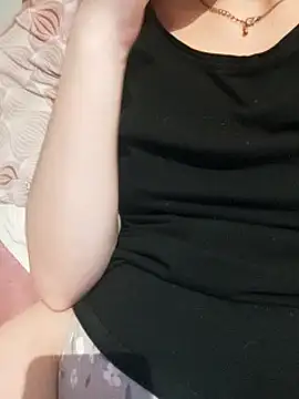 Snapshot of bruna_safadinhaa chatting on 02-25-25, 02:26 bruna safadinhaa online show from 02-25-25, 02:26