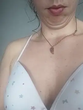 Snapshot of bruna_safadinhaa chatting on 03-18-25, 04:06 bruna safadinhaa online show from 03-18-25, 04:06