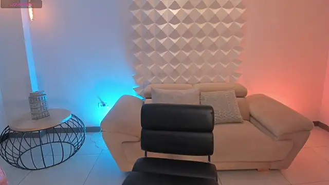 AlessiaCorleone  online show from 11-08-25, 07:28