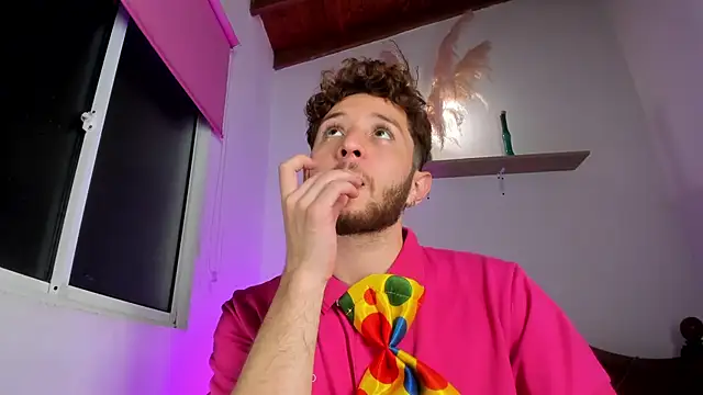 Snapshot of Juan_Castano chatting on 10-31-25, 09:28 Juan Castano online show from 10-31-25, 09:28