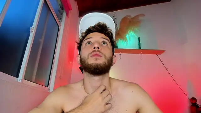 Snapshot of Juan_Castano chatting on 11-30-25, 10:54 Juan Castano online show from 11-30-25, 10:54