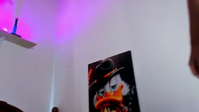 Snapshot of Juan_Castano chatting on 09-15-25, 10:37 Juan Castano online show from 09-15-25, 10:37